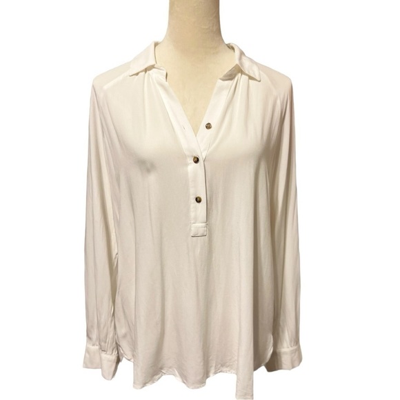 LOFT Tops - LOFT long sleeve white top button up Medium